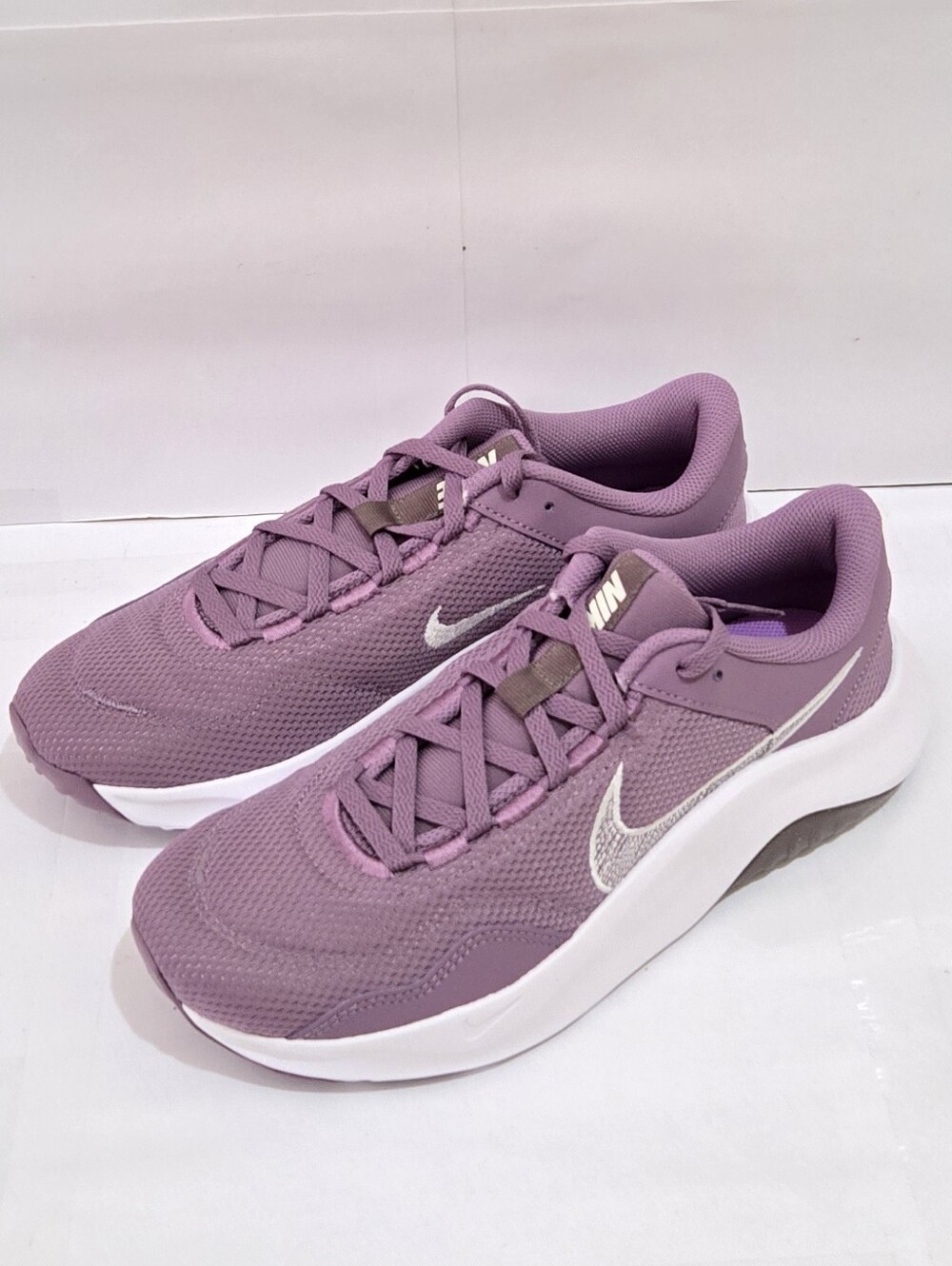 Nike Legend Essential 3 NN Women's Size 10 Violet Dust Training Sneakers